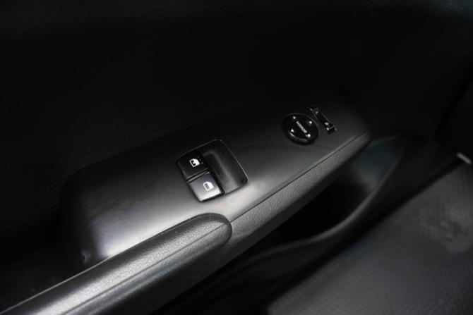 Hyundai Solaris II с пробегом 2017 года, цена 835 000 рублей, 223771 км, седан, Автокод Объявления