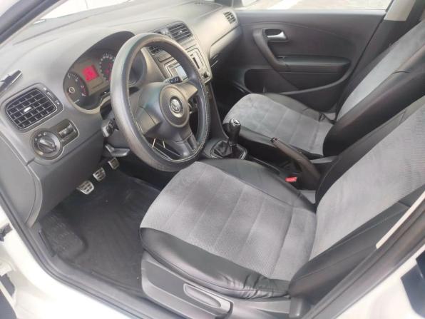 Volkswagen Polo V с пробегом 2010 года, цена 550 000 рублей, 211000 км, седан, Автокод Объявления