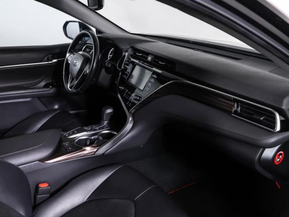 Toyota Camry VIII (XV70) с пробегом 2019 года, цена 2 890 000 рублей, 130802 км, седан, Автокод Объявления