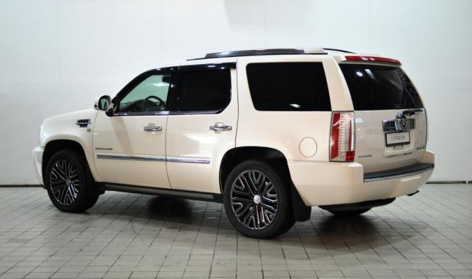 Cadillac Escalade III с пробегом 2013 года, цена 2 300 000 рублей, 220665 км, внедорожник, Автокод Объявления
