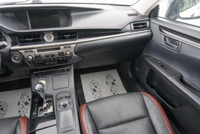 Lexus ES VI с пробегом 2015 года, цена 2 099 000 рублей, 167000 км, седан, Автокод Объявления