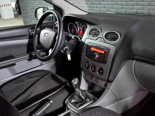 Ford Focus II Рестайлинг с пробегом 2010 года, цена 570 000 рублей, 276825 км, седан, Автокод Объявления