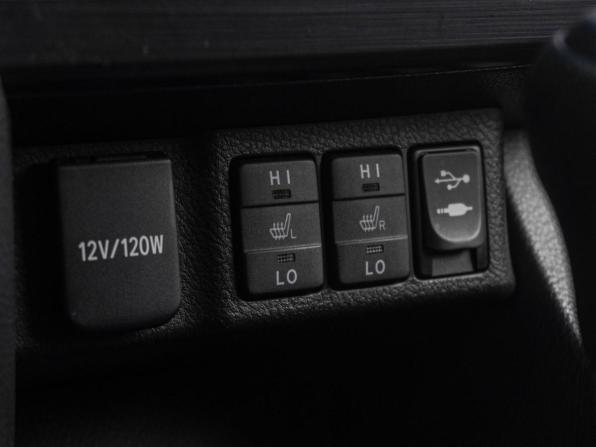 Toyota Auris II с пробегом 2013 года, цена 1 615 000 рублей, 35548 км, хэтчбек, Автокод Объявления