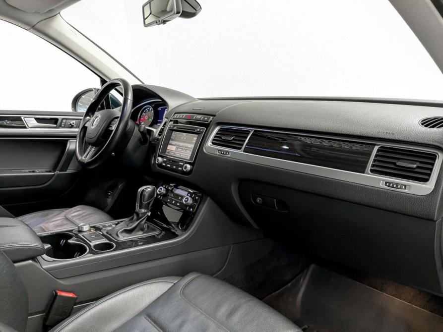 Volkswagen Touareg II Рестайлинг Санкт-Петербург  - изображение 11