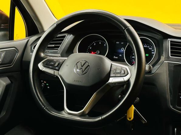 Volkswagen Tiguan II Рестайлинг с пробегом 2021 года, цена 3 149 000 рублей, 83480 км, внедорожник, Автокод Объявления