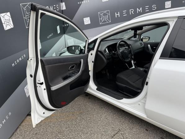 Kia Ceed II Рестайлинг с пробегом 2017 года, цена 1 299 000 рублей, 158451 км, универсал, Автокод Объявления
