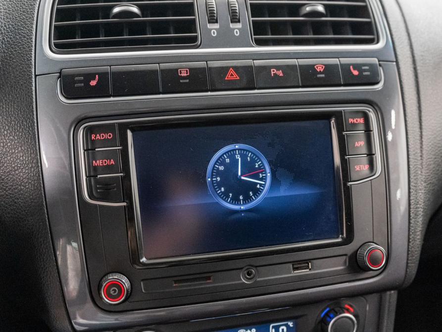 Volkswagen Polo V Рестайлинг Красноярск  - изображение 13