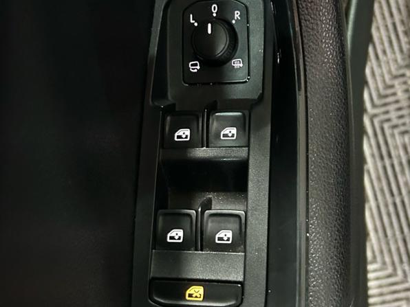 Skoda Karoq I с пробегом 2022 года, цена 2 199 000 рублей, 162233 км, внедорожник, Автокод Объявления