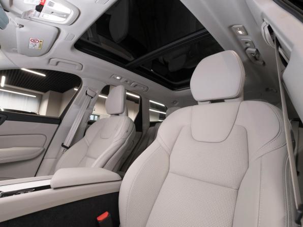 Volvo XC60 II Рестайлинг 2 с пробегом 2026 года, цена 8 100 000 рублей, 50 км, внедорожник, Автокод Объявления