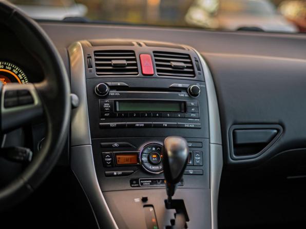 Toyota Auris I Рестайлинг с пробегом 2011 года, цена 955 000 рублей, 125314 км, хэтчбек, Автокод Объявления