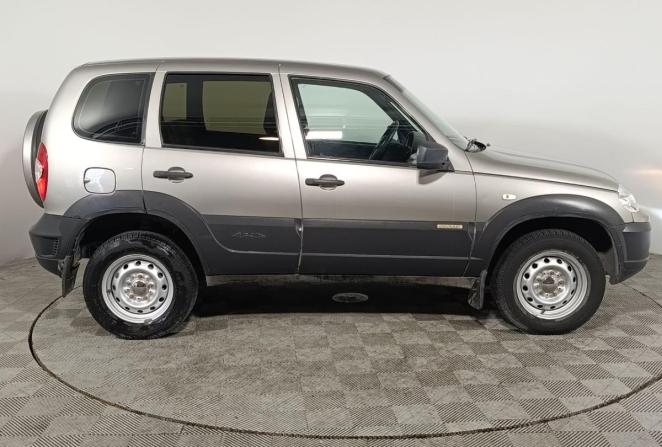 Chevrolet Niva I Рестайлинг с пробегом 2016 года, цена 750 000 рублей, 85627 км, внедорожник, Автокод Объявления