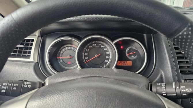 Nissan Tiida I Рестайлинг с пробегом 2011 года, цена 729 000 рублей, 180000 км, хэтчбек, Автокод Объявления