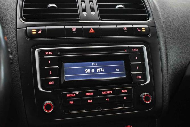 Volkswagen Polo V с пробегом 2014 года, цена 800 000 рублей, 102079 км, седан, Автокод Объявления