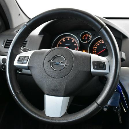Opel Astra H Рестайлинг с пробегом 2012 года, цена 820 000 рублей, 159820 км, универсал, Автокод Объявления