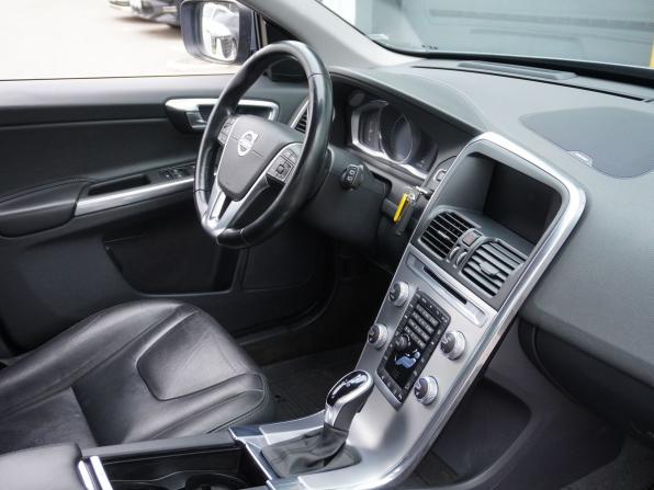 Volvo XC60 I Рестайлинг с пробегом 2017 года, цена 2 283 000 рублей, 157620 км, внедорожник, Автокод Объявления