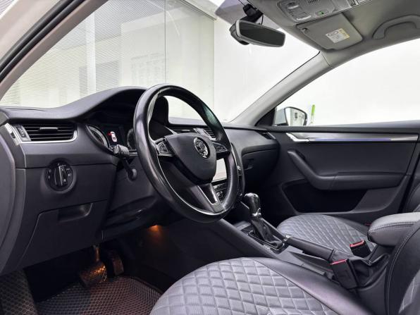 Skoda Octavia III (A7) Рестайлинг с пробегом 2018 года, цена 1 995 000 рублей, 134213 км, лифтбек, Автокод Объявления