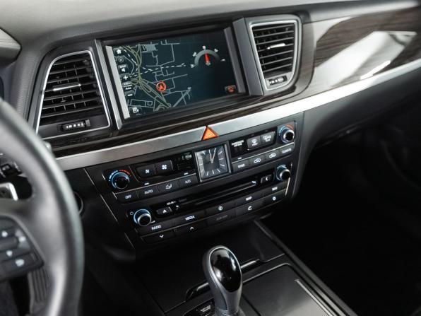 Hyundai Genesis II с пробегом 2016 года, цена 2 200 000 рублей, 102094 км, седан, Автокод Объявления