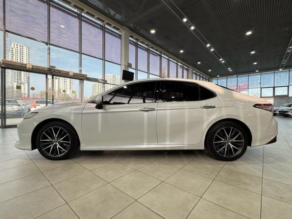 Toyota Camry VIII (XV70) с пробегом 2018 года, цена 2 735 000 рублей, 98383 км, седан, Автокод Объявления