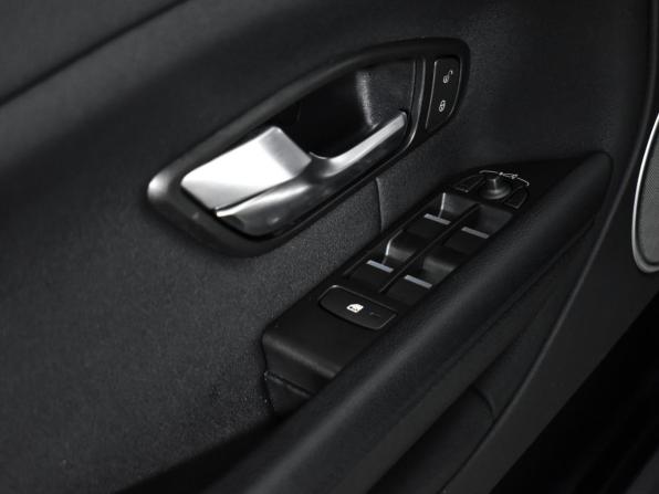 Land Rover Range Rover Evoque I Рестайлинг с пробегом 2018 года, цена 2 260 000 рублей, 123234 км, внедорожник, Автокод Объявления
