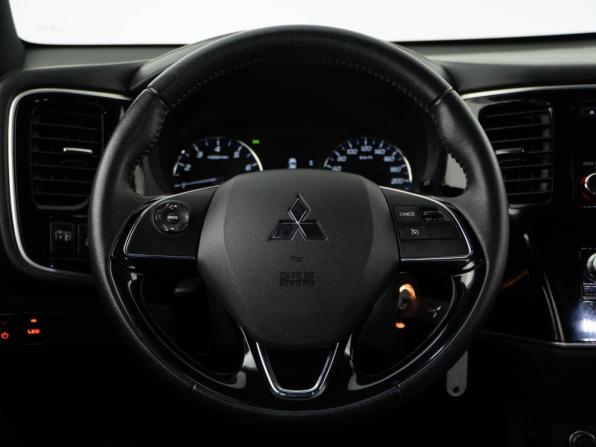 Mitsubishi Outlander III Рестайлинг 3 с пробегом 2021 года, цена 2 399 055 рублей, 36876 км, внедорожник, Автокод Объявления