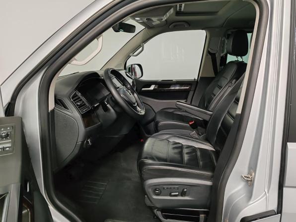 Volkswagen Multivan T6 с пробегом 2018 года, цена 3 949 000 рублей, 196086 км, минивэн, Автокод Объявления