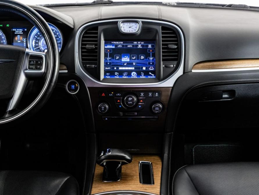 Chrysler 300C II Санкт-Петербург  - изображение 15