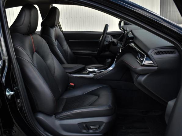 Toyota Camry VIII (XV70) Рестайлинг с пробегом 2021 года, цена 3 295 000 рублей, 81634 км, седан, Автокод Объявления