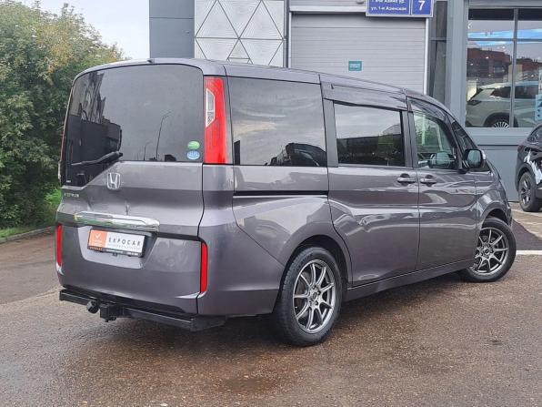 Honda Stepwgn V с пробегом 2016 года, цена 1 680 000 рублей, 230000 км, минивэн, Автокод Объявления
