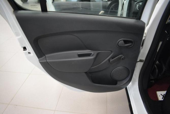 Renault Sandero II с пробегом 2017 года, цена 1 099 000 рублей, 79000 км, хэтчбек, Автокод Объявления