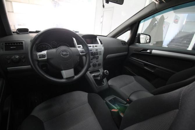 Opel Zafira B Рестайлинг с пробегом 2012 года, цена 650 000 рублей, 232000 км, минивэн, Автокод Объявления