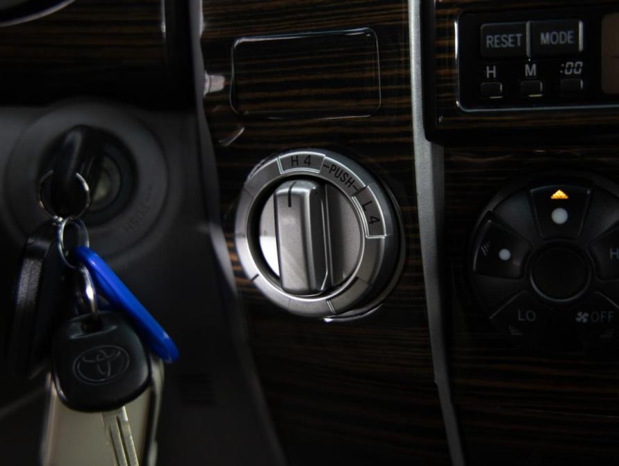 Toyota 4Runner IV Рестайлинг Санкт-Петербург  - изображение 18
