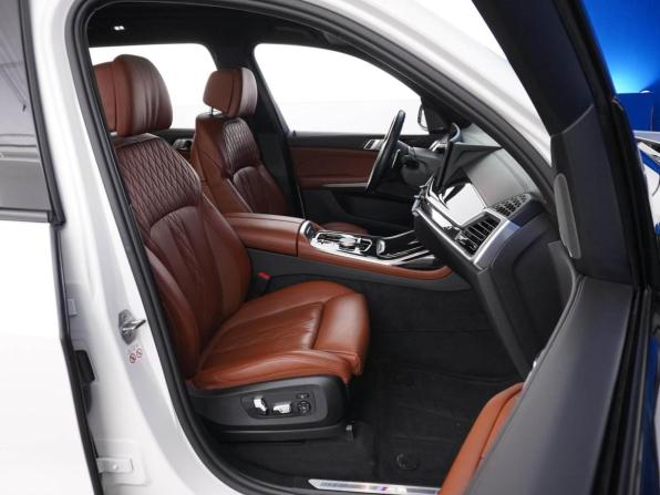 BMW X7 I (G07) Рестайлинг с пробегом 2023 года, цена 12 099 099 рублей, 54229 км, внедорожник, Автокод Объявления