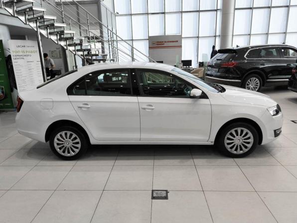 Skoda Rapid I Рестайлинг с пробегом 2019 года, цена 1 360 000 рублей, 66315 км, лифтбек, Автокод Объявления