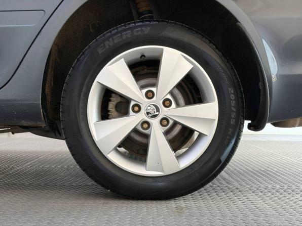 Skoda Octavia II (A5) Рестайлинг с пробегом 2011 года, цена 599 000 рублей, 216513 км, лифтбек, Автокод Объявления