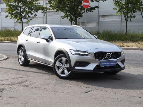 Volvo V60 Cross Country II с пробегом 2019 года, цена 3 050 000 рублей, 161476 км, универсал, Автокод Объявления