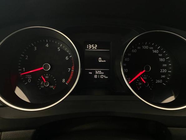 Volkswagen Jetta VI Рестайлинг с пробегом 2015 года, цена 1 175 000 рублей, 181104 км, седан, Автокод Объявления