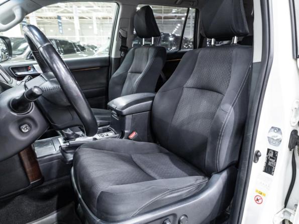 Toyota Land Cruiser Prado 150 Series Рестайлинг 1 с пробегом 2014 года, цена 2 989 000 рублей, 176903 км, внедорожник, Автокод Объявления