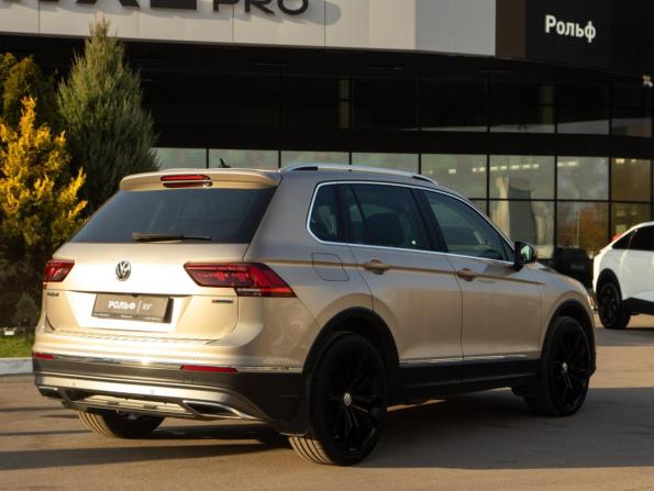 Volkswagen Tiguan II с пробегом 2018 года, цена 3 318 000 рублей, 84265 км, внедорожник, Автокод Объявления