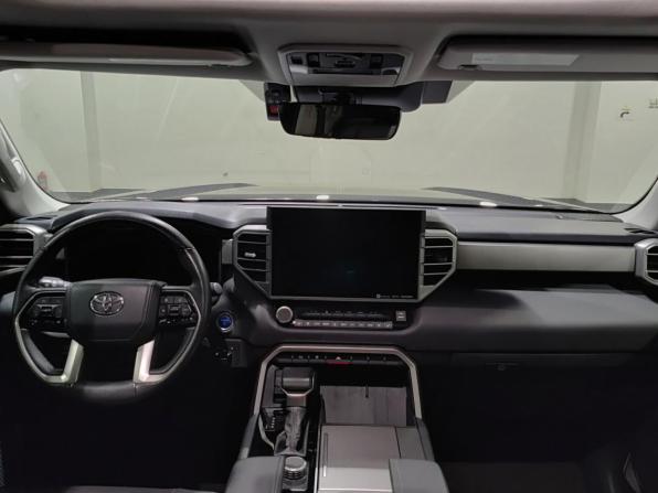 Toyota Sequoia III с пробегом 2022 года, цена 9 470 000 рублей, 75131 км, внедорожник, Автокод Объявления