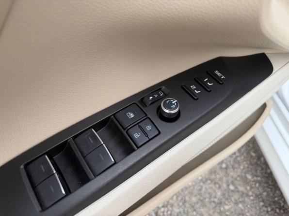 Toyota Camry VIII (XV70) Рестайлинг с пробегом 2021 года, цена 3 275 000 рублей, 74657 км, седан, Автокод Объявления
