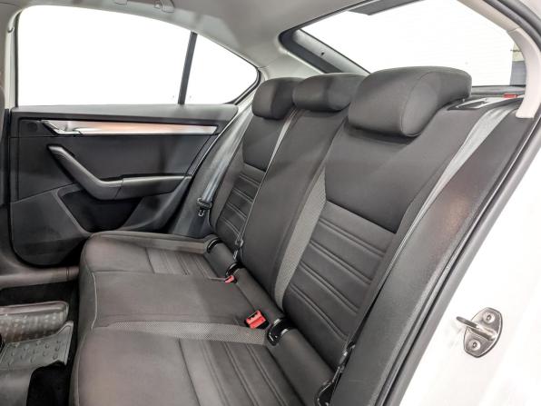Skoda Octavia III (A7) Рестайлинг с пробегом 2019 года, цена 1 630 000 рублей, 117548 км, лифтбек, Автокод Объявления