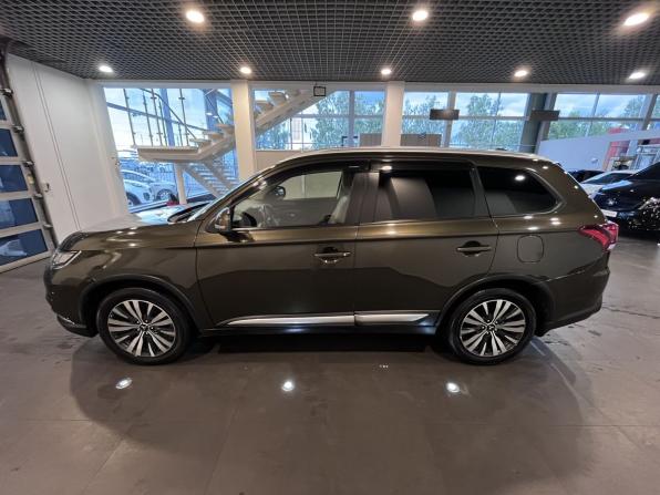 Mitsubishi Outlander III Рестайлинг 3 с пробегом 2019 года, цена 2 300 000 рублей, 127397 км, внедорожник, Автокод Объявления