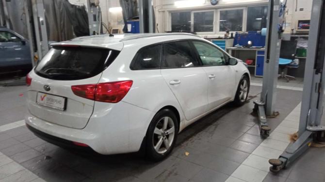 Kia Ceed II с пробегом 2015 года, цена 1 099 000 рублей, 170546 км, хэтчбек, Автокод Объявления