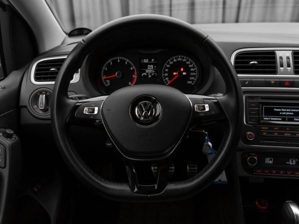 Volkswagen Polo V Рестайлинг с пробегом 2016 года, цена 1 530 000 рублей, 32524 км, седан, Автокод Объявления