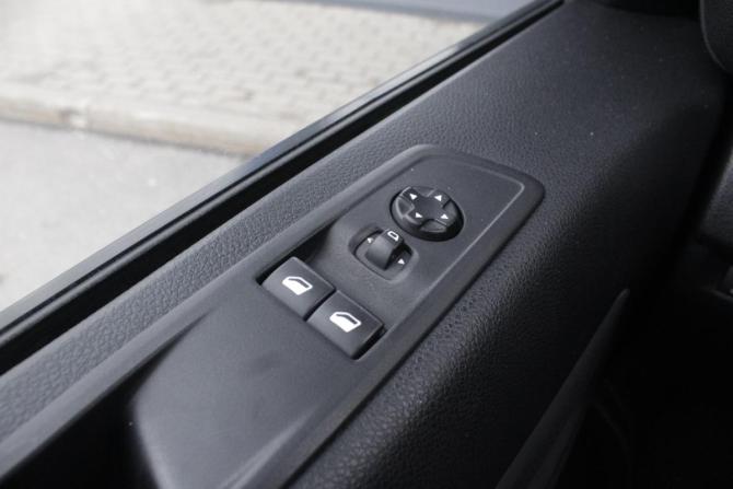 Peugeot Traveller I с пробегом 2019 года, цена 2 825 000 рублей, 173914 км, минивэн, Автокод Объявления