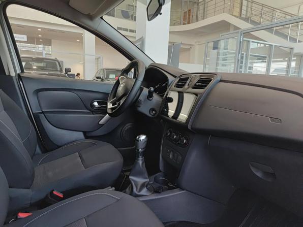 Renault Sandero II Рестайлинг с пробегом 2019 года, цена 1 158 000 рублей, 111684 км, хэтчбек, Автокод Объявления