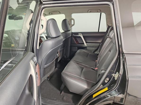 Toyota Land Cruiser Prado 150 Series Рестайлинг 1 с пробегом 2015 года, цена 4 099 000 рублей, 106001 км, внедорожник, Автокод Объявления