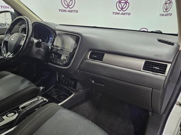 Mitsubishi Outlander III Рестайлинг 2 с пробегом 2018 года, цена 1 865 000 рублей, 93221 км, внедорожник, Автокод Объявления