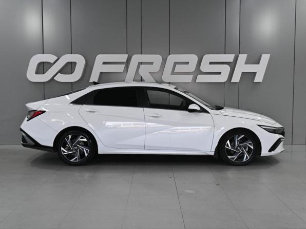 Hyundai Elantra VII (CN7) Рестайлинг с пробегом 2023 года, цена 2 199 000 рублей, 45444 км, седан, Автокод Объявления