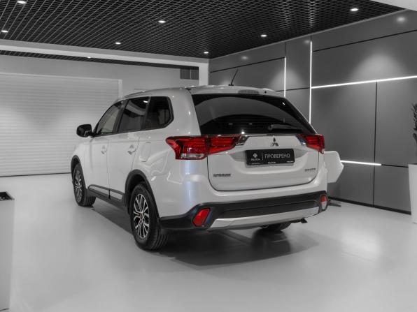 Mitsubishi Outlander III Рестайлинг 2 с пробегом 2015 года, цена 1 670 000 рублей, 108953 км, внедорожник, Автокод Объявления